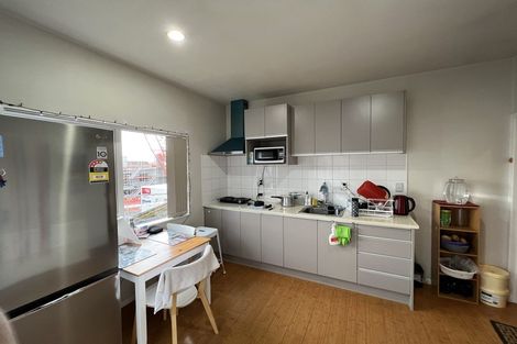 Photo of property in 11 Potter Avenue, Northcote, Auckland, 0627