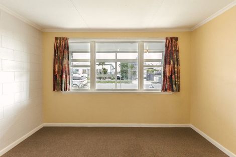 Photo of property in 3 Oakley Street, Palmerston North, 4410