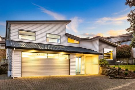 Photo of property in 38 Tongariro Drive, Aotea, Porirua, 5024