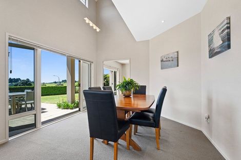 Photo of property in 10 Sampson Avenue, Waiwhakaiho, New Plymouth, 4312