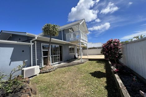 Photo of property in 2/81 Gribblehirst Road, Sandringham, Auckland, 1025