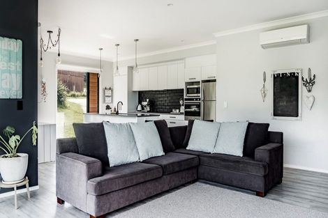 Photo of property in 5 Aroaro Lane, Raglan, 3225