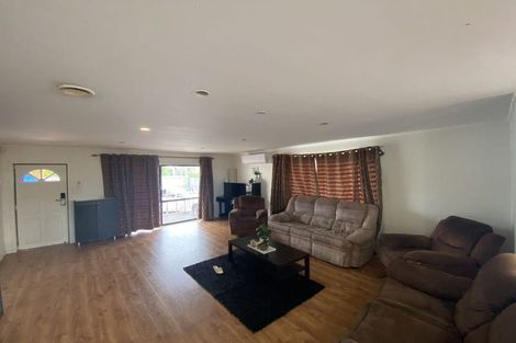 Photo of property in 63 Lynwood Road, New Lynn, Auckland, 0600