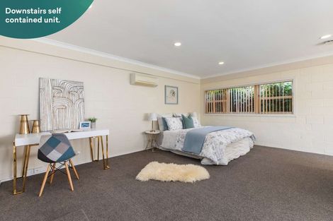 Photo of property in 11 Grassmere Road, Henderson Valley, Auckland, 0612