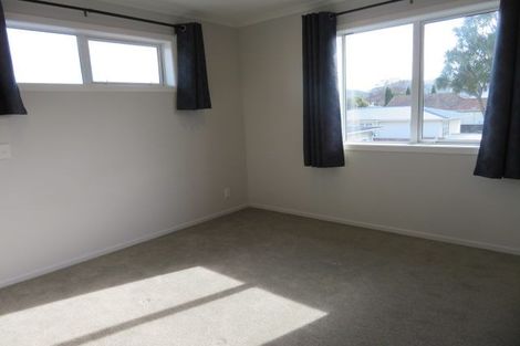 Photo of property in 1b Manderson Grove, Fairfield, Lower Hutt, 5011