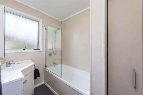 Photo of property in 2/121 Seymour Road, Sunnyvale, Auckland, 0612