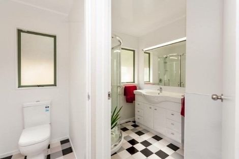 Photo of property in 23 Seaview Road, Marfell, New Plymouth, 4310