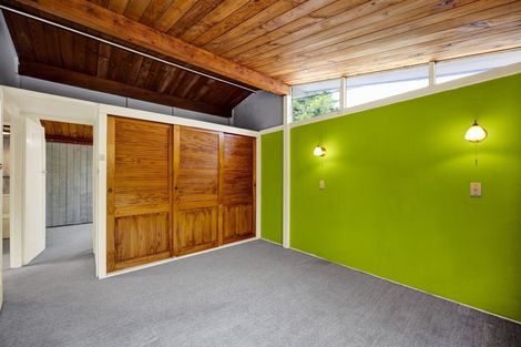 Photo of property in 15 Awanui Street, Merrilands, New Plymouth, 4312