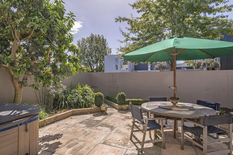 Photo of property in 1 Oakford Close, Riccarton, Christchurch, 8011