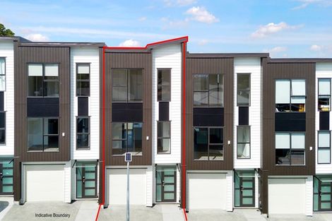 Photo of property in 4/107 Hobsonville Road, West Harbour, Auckland, 0618