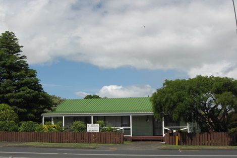 Photo of property in 29 Great South Road, Conifer Grove, Takanini, 2112