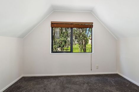 Photo of property in 1/1018 East Coast Road, Fairview Heights, Auckland, 0630