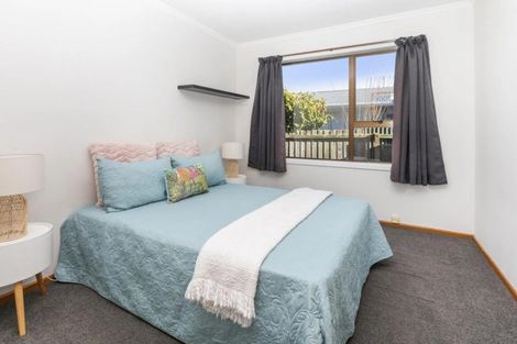 Photo of property in 11 Eglinton Street, Avondale, Christchurch, 8061