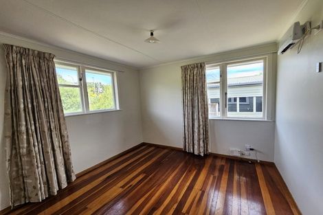 Photo of property in 15 Tawa Street, Tawa, Wellington, 5028