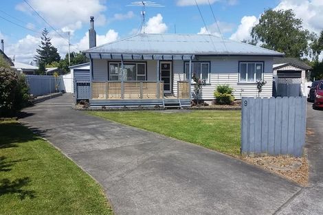 Photo of property in 9 Hill Crescent, Papakura, 2110