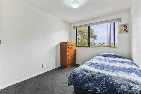 Photo of property in 12 Fitzherbert Avenue, West Harbour, Auckland, 0618