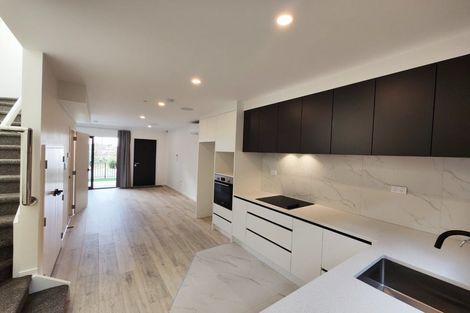 Photo of property in 9/13 Grove Lane, Pakuranga, Auckland, 2010