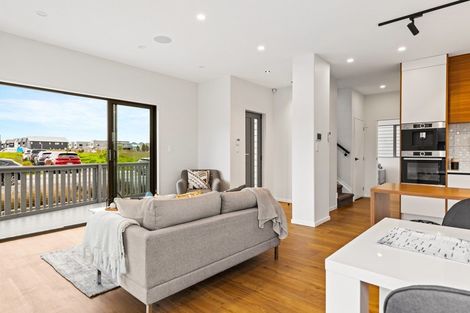 Photo of property in 4 Hea Road, Hobsonville, Auckland, 0616