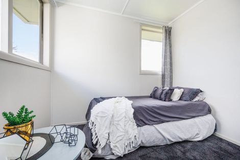 Photo of property in 66a Ruamahanga Crescent, Terrace End, Palmerston North, 4410
