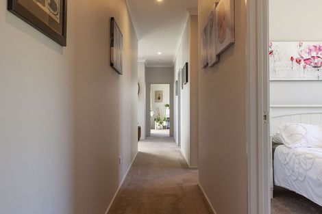 Photo of property in 31 Eagles Way, Cable Bay, 0420