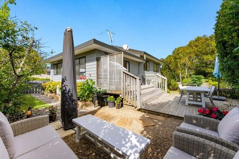 Photo of property in 2/13 Heather Place, Sunnynook, Auckland, 0620