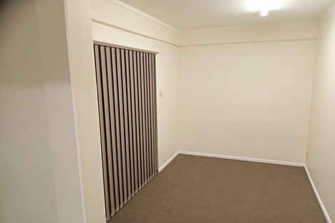 Photo of property in 55 Onewa Road, Northcote, Auckland, 0627