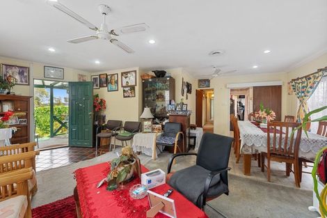 Photo of property in 4 Burlington Place, Manurewa, Auckland, 2102