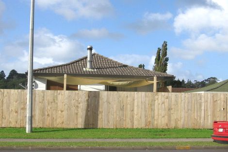 Photo of property in 235 Waitemata Drive, Ranui, Auckland, 0612