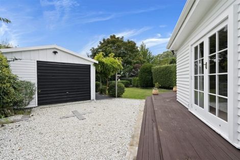 Photo of property in 17 Martin Avenue, Beckenham, Christchurch, 8023