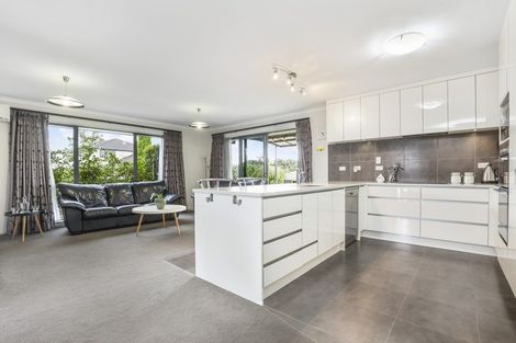 Photo of property in 7 Ruske Place, Grandview Heights, Hamilton, 3200