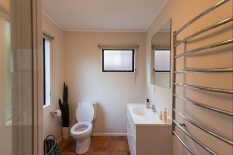 Photo of property in 33 Saint Aidans Way, Tawa, Wellington, 5028