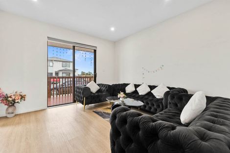 Photo of property in 25 Woven Place, Karaka, Papakura, 2113