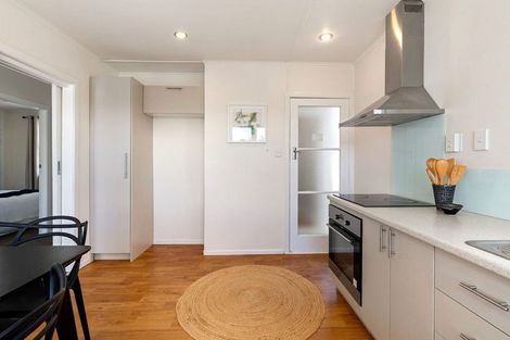 Photo of property in 4 Balmain Street, Newlands, Wellington, 6037