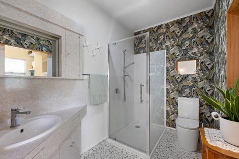 Photo of property in 166 Heta Road, Highlands Park, New Plymouth, 4312