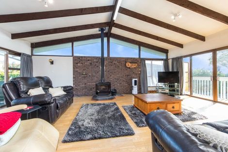 Photo of property in 8 Manhattan Heights, Glendene, Auckland, 0602