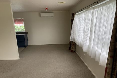 Photo of property in 2/82 Roberts Road, Te Atatu South, Auckland, 0610