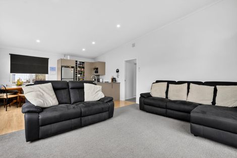 Photo of property in 16 Settlement Road, Kaiwaka, 0573