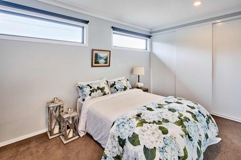 Photo of property in 15 Tirowhanga Road, Paremata, Porirua, 5024