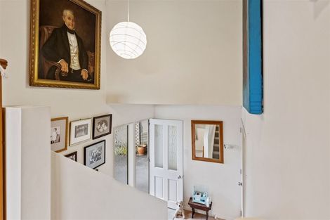 Photo of property in 2/30 Sunset Road, Unsworth Heights, Auckland, 0632