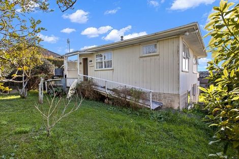 Photo of property in 2 Hyde Road, Rothesay Bay, Auckland, 0630