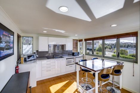 Photo of property in 11 Sealy Road, Bluff Hill, Napier, 4110