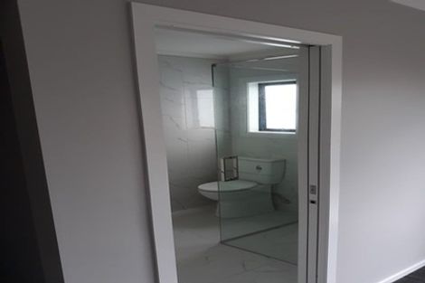 Photo of property in 128 Johnstone Drive, Fitzherbert, Palmerston North, 4410