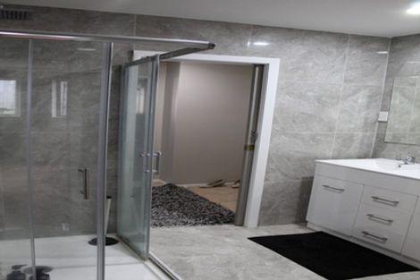 Photo of property in 15 Chieftain Rise, Goodwood Heights, Auckland, 2105