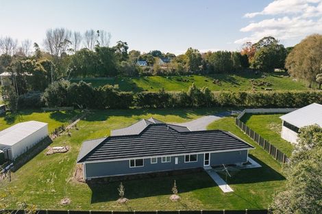 Photo of property in 9 Railway Terrace, Ohau, 5570