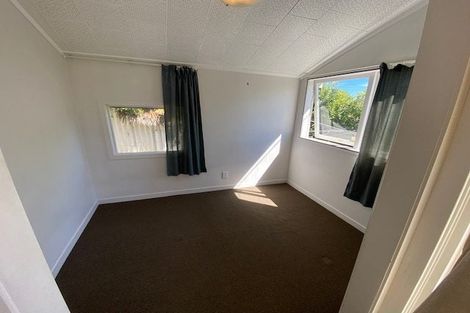 Photo of property in 24 Tiri Tiri Road, Birkdale, Auckland, 0626