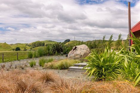 Photo of property in 944 Ruatangata Road, Whangaehu, Whanganui, 4581