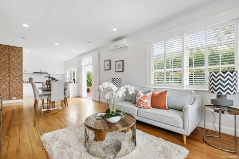 Photo of property in 1/92 East Coast Road, Milford, Auckland, 0620