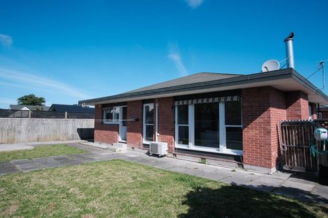 Photo of property in 2/12 Penhelig Place, Burnside, Christchurch, 8053