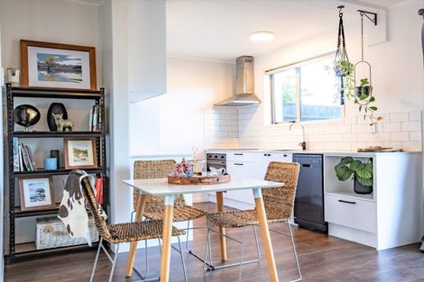 Photo of property in 2/44 Beach Road, Katikati, 3129