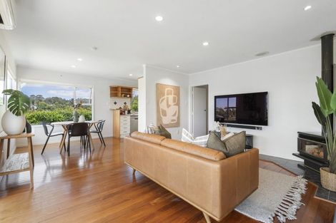 Photo of property in 7 Charmaine Road, Torbay, Auckland, 0630